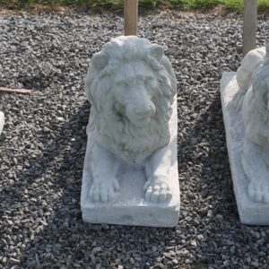 Lion couché (gauche)