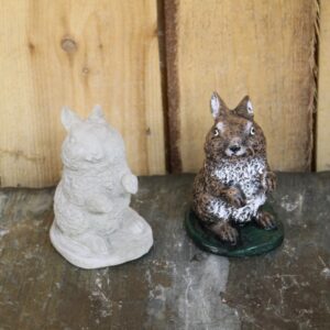 Petit lapin assis